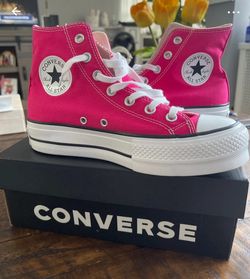 New All Star Converse - Women size 7
