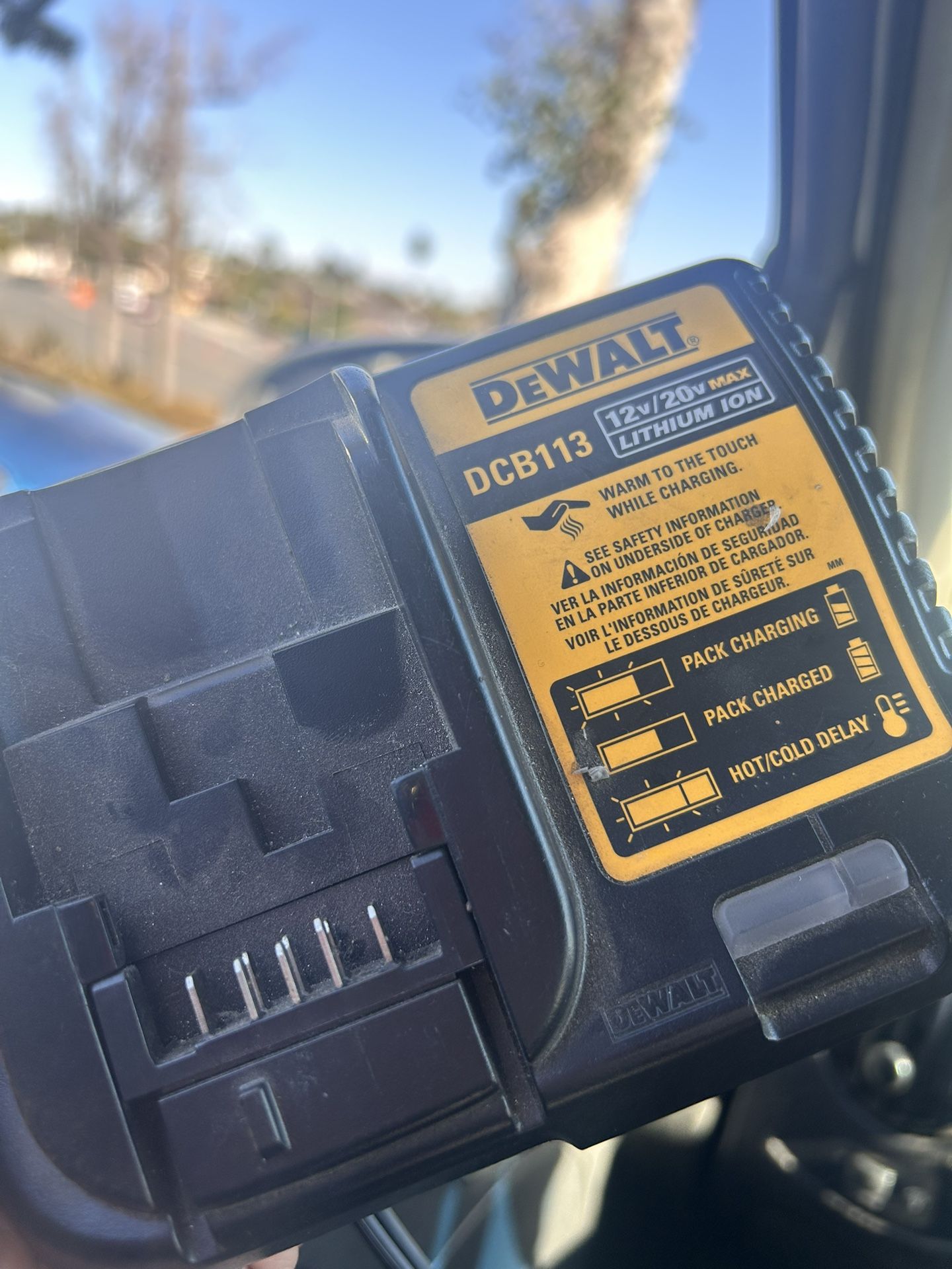 dewalt 18v battery charger for impact drill tools