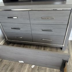 Queen Dresser Piece 