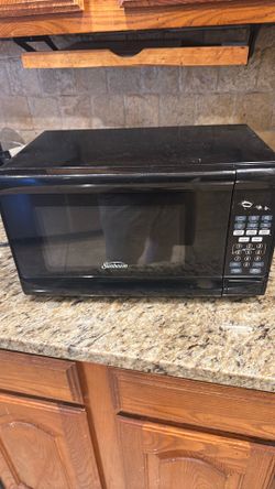 Microwave! Hot food!
