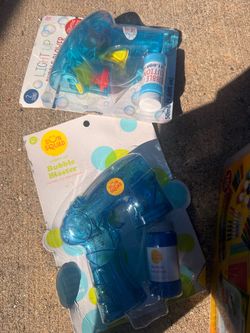 Bubble toy gun , toy figures and cards game