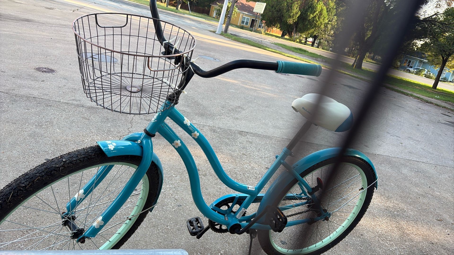 Kulana beach cruiser bike