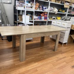 Wooden Extendable Dinning Table