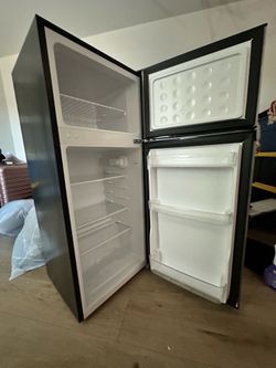 Vissani Mini Fridge, with freezer , 4.5 cu. Ft.