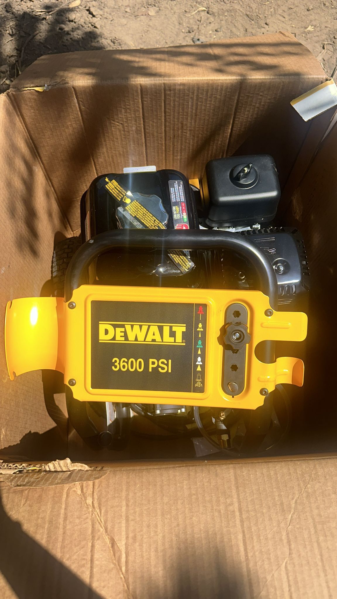 DEWALT 3600 PSI 2.5 GPM Cold Water Gas Professional Pressure Washer with HONDA GX200 Engine