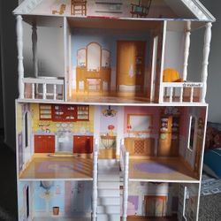 Huge Doll House 