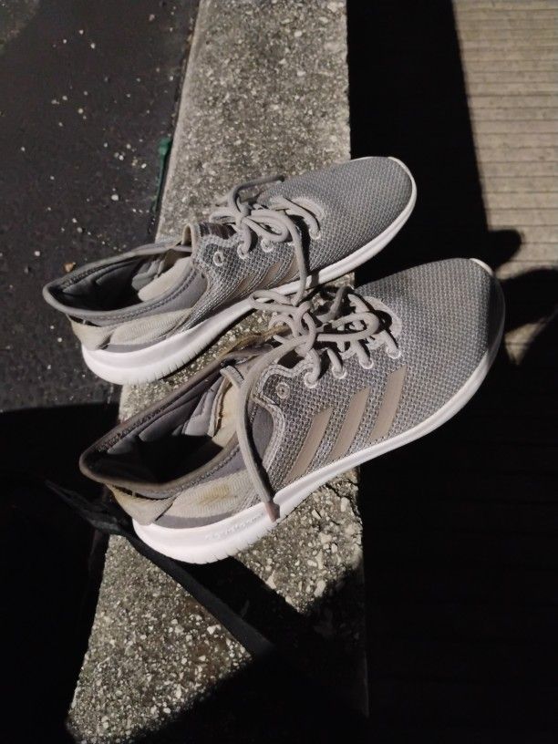Women's Adidas Size 9