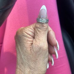 One carat total weight diamond ring