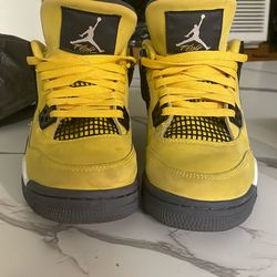 Air Jordan 4 Retro Lighting Size 4Y