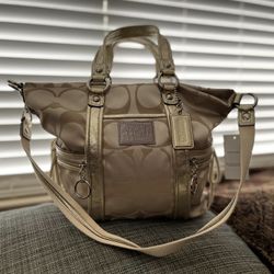 Coach Poppy Khaki Golden Medium 