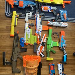15 Nerf Toy Guns