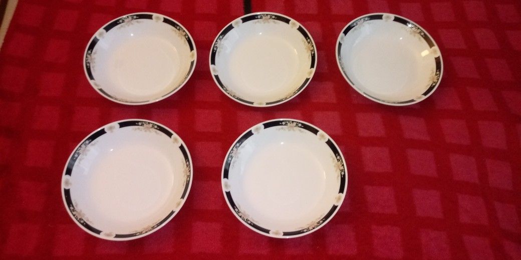 5 CROWN MING FINE CHINA PLATES
