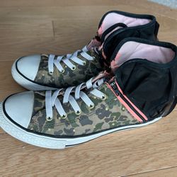 Converse Big kid Size 5 Camouflage Green Color