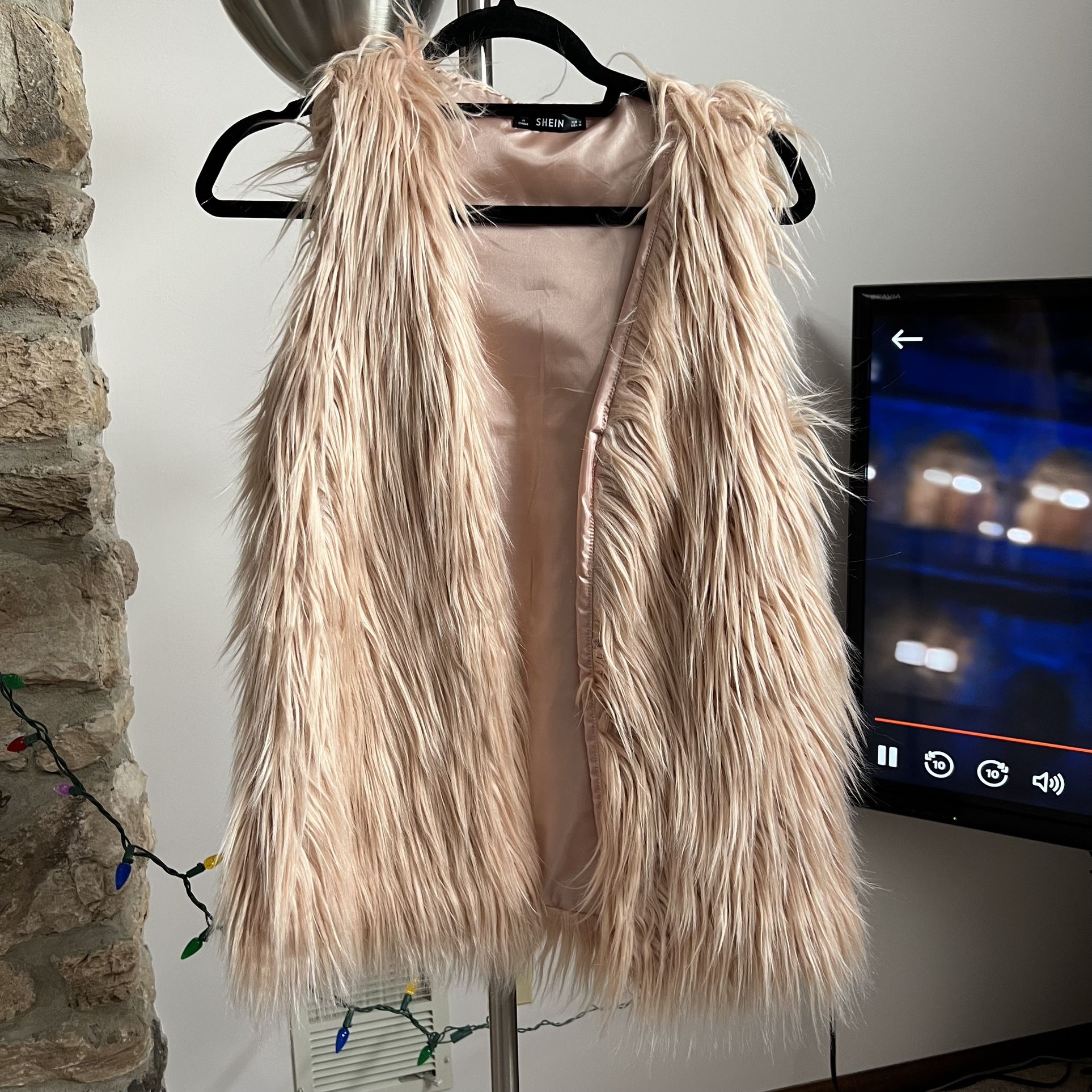 SHEIN Open Front Textured Fluffy Vest