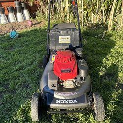 Honda HRC216 Commercial Lawnmower
