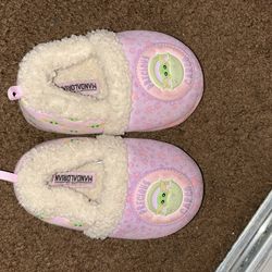 Baby Yoda Slippers For Girls Size 7/8