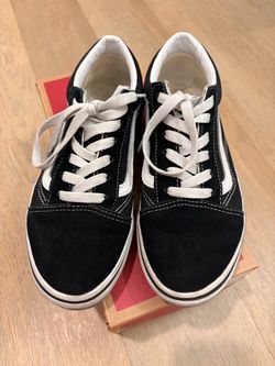 Old Skool Vans (Women’s Size: 7.5 / Men’s Size: 6)