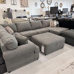 Jayceon 3-piece Sectional With Ottoman | Brand New 