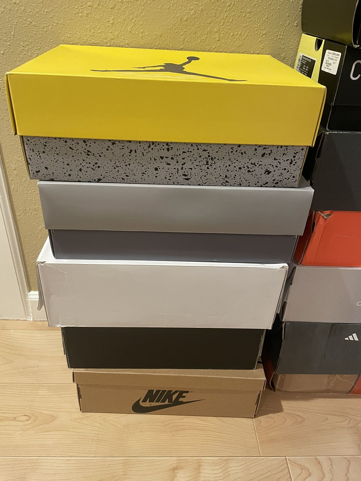 Jordan Retro I IV V XI Men’s 7.5 8