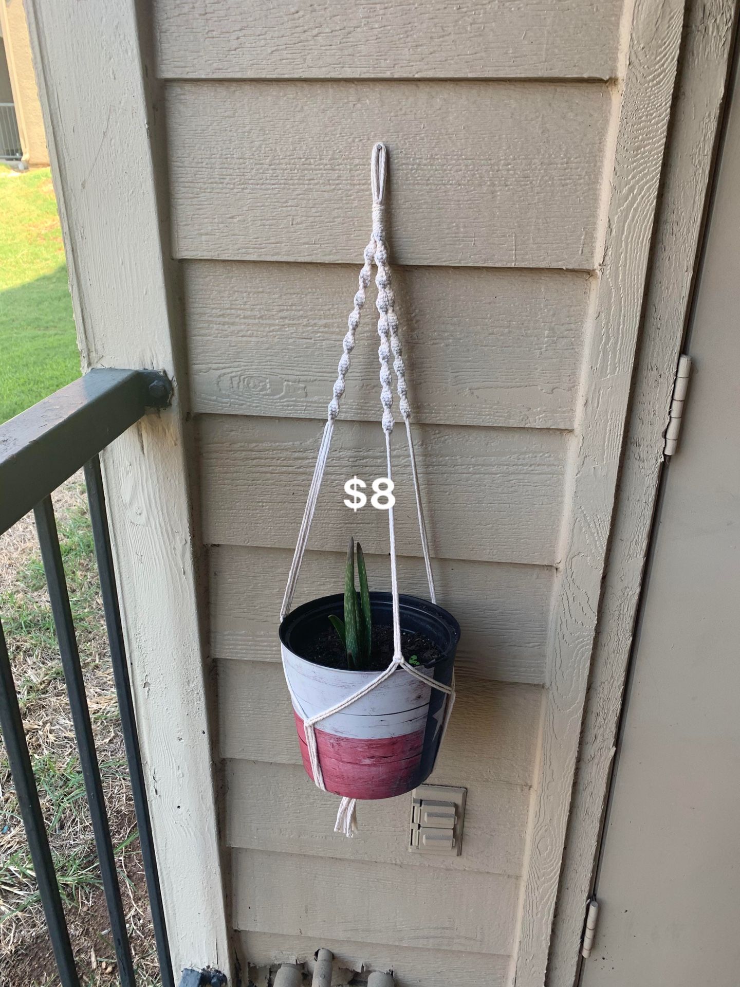 Macrame/plant hanger