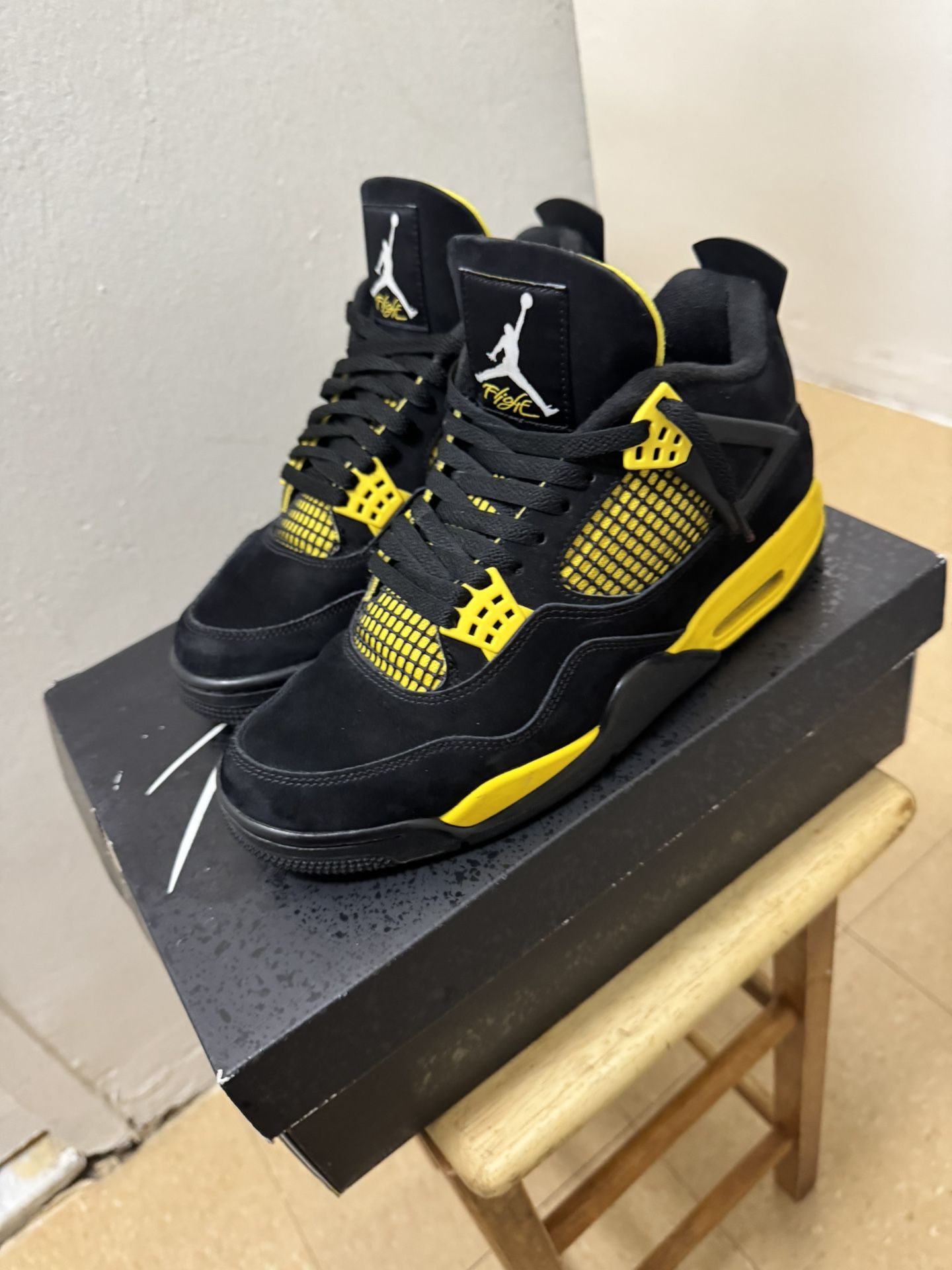 Air Jordan 4 ‘Yellow Thunder’