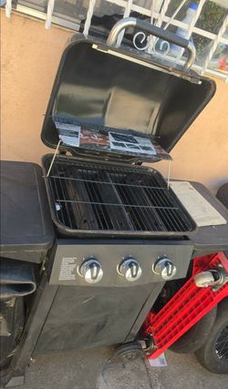 3-Burner Outdoor Gas Griddle on Wheels $60