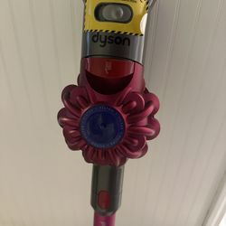 Dyson V7 Vacuum