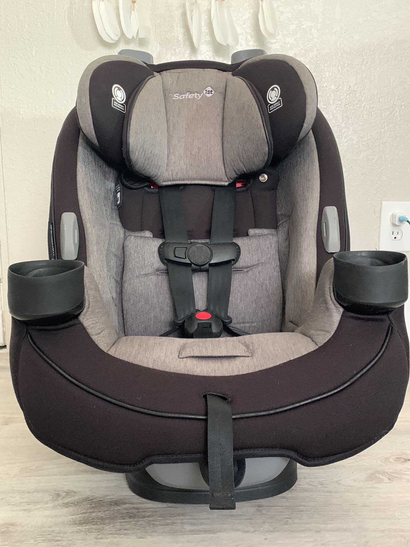 Safety 1st Grow and Go Convertible car seat