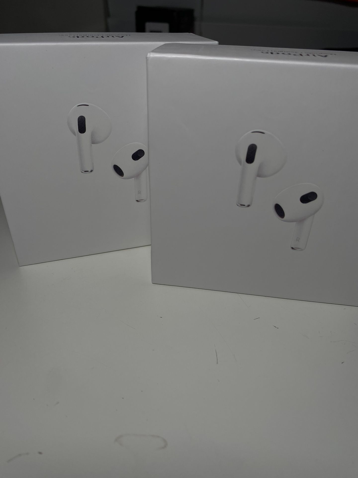AirPod 4s