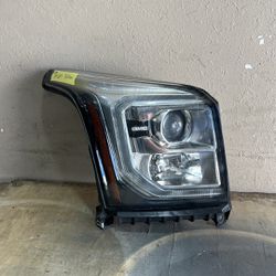 (180) 15-20 Gmc Yukon Right Headlight Headlamp Derecho Head Light Lamp Passenger Side Rh Part Parts 2015 2016 2017 2018 2019 2020