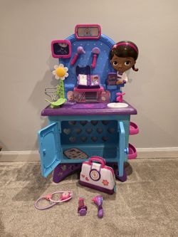Doc McStuffins Check-up Center