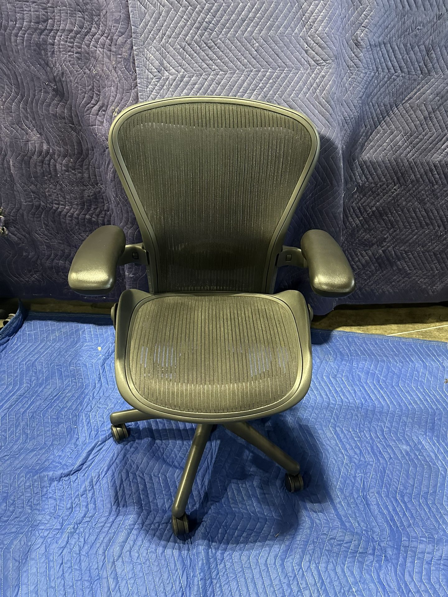 Fully Loaded Herman Miller Aeron Size B!!! We Also Desks, Chairs , File Cabs And More!!!