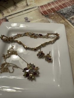 MACYS FINE 14KT GOLD PLATED WITH DIAMOND ACCENT AND REAL STONES SET BY