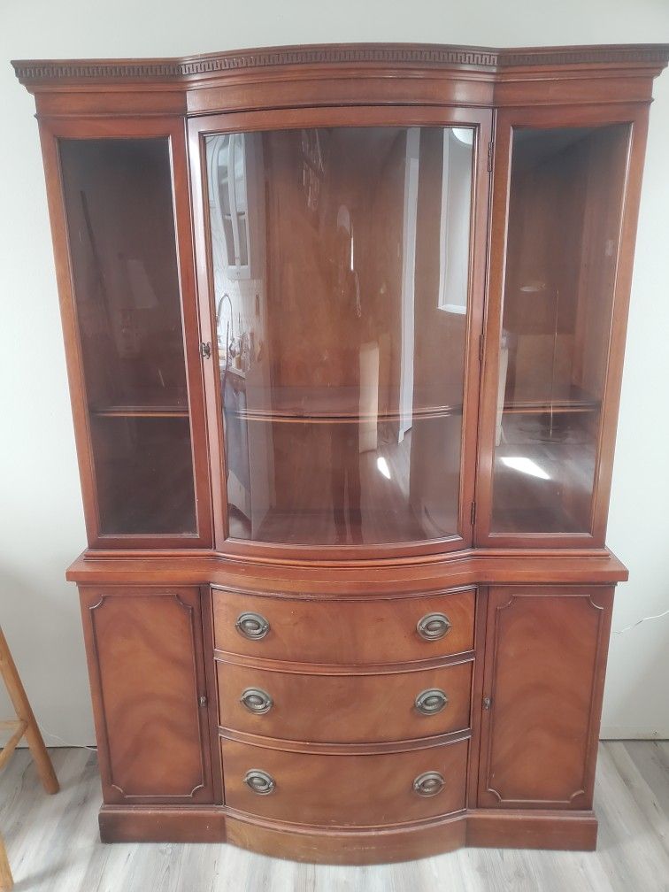 Traditional Vintage Mahogany Break front China cabinet Curved Glass
