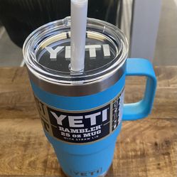 Yeti Rambler 25oz. Mug With Straw Lid 