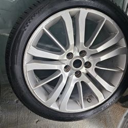 2010-13 LAND ROVER wheel rim with tire Pirelli 275/40/20 Cinturato Strada Sport