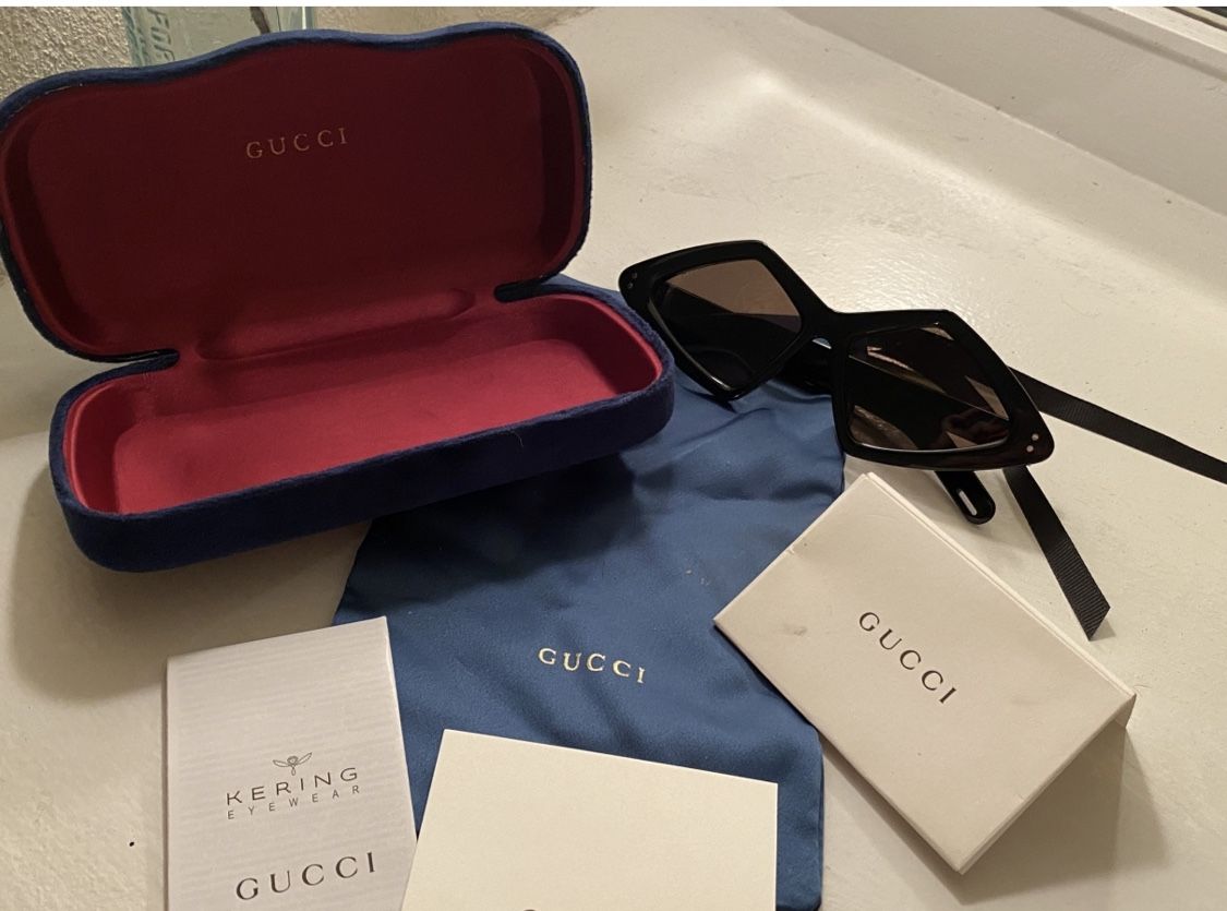 Authentic Gucci diamond shaped sunglasses from SS 19 SS 18 runway