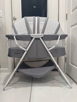 Used baby crib