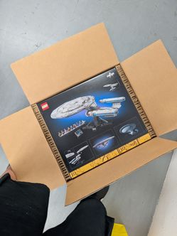 LEGO Star Trek: U.S.S. Enterprise NCC-1701-D Icons - BRAND NEW - never opened