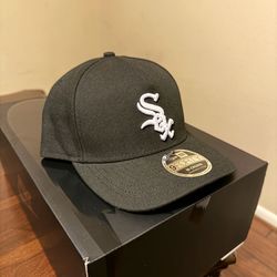 NEW ERA HAT CHICAGO WHITE SOCKS