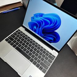 Huawei Matebook 13 with Windows 11 Pro