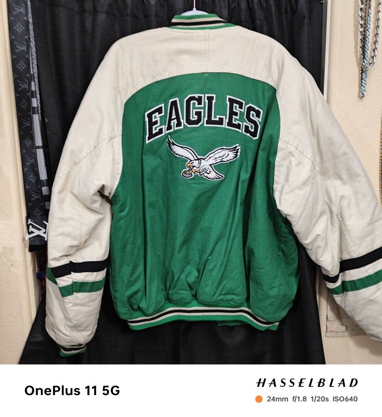 CHAMPION from The 70s Or 80s VINTAGE Philadelphia Eagles Kelly Green And Beige Bomber Style Jacket Size L