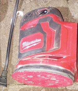 Milwaukee M18 FUEL Cordless Random Orbit Sander