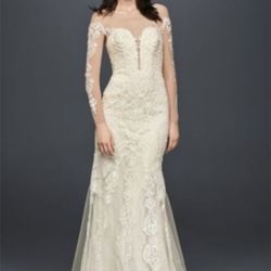 Galina Signature Wedding Dress. SIZE 0 