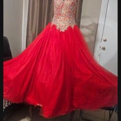 Beautiful Prom Dress Size Miriam Red Color 
