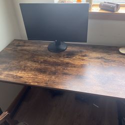 Last day Moving Sale!!! Desk Beautiful Wood Study / Computer Desk MSRP 79.99