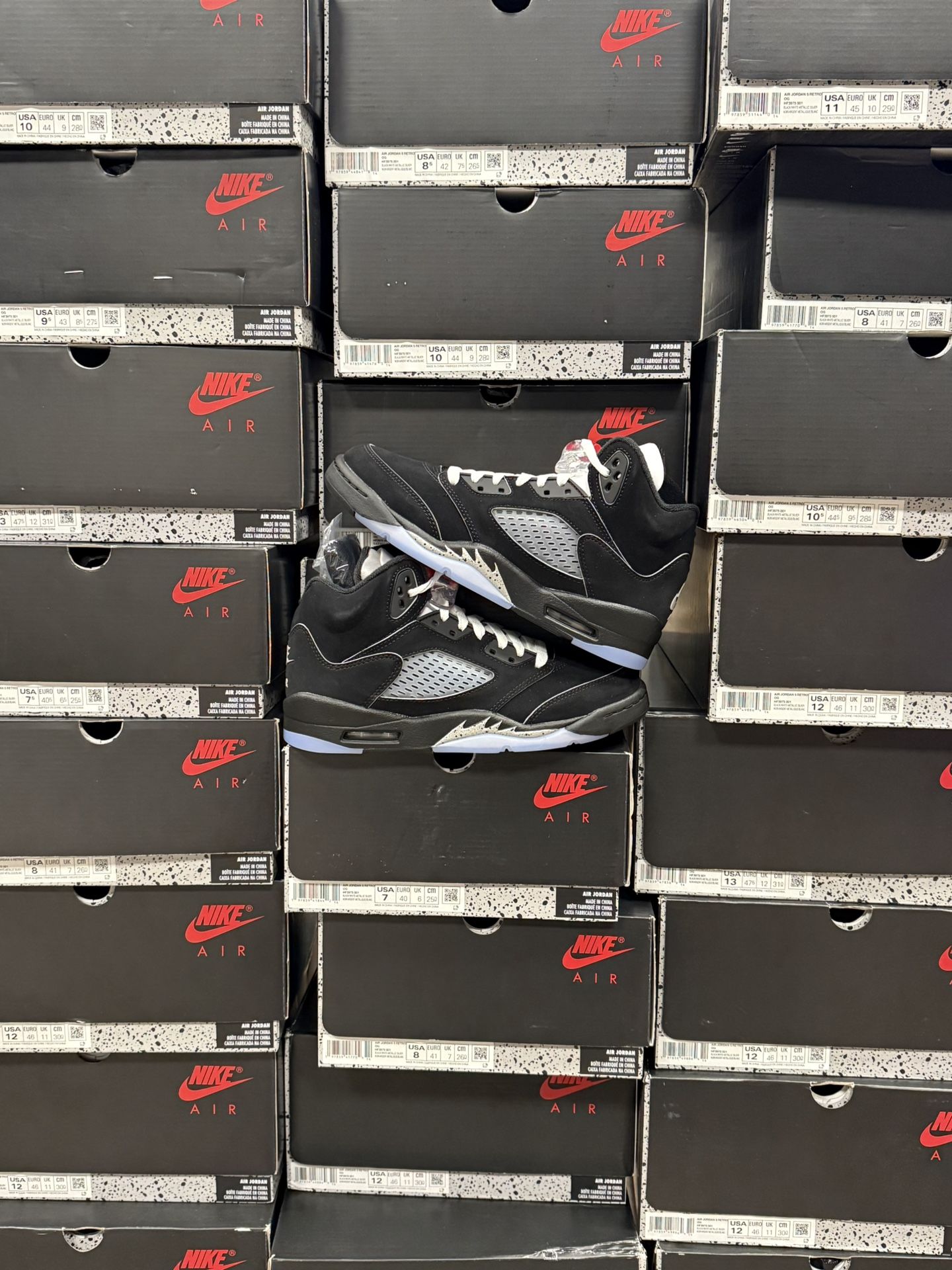 Jordan 5 Metallic Black 