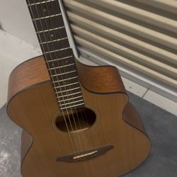 Breedlove Passport C250/CMe, T Travel Acoustic-Electric Guitar Natural Msrp $500