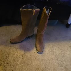 New, Never Worn Size 8 Vince Camuto Babellie Boots