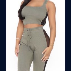 S/M Fashion nova Olive Jumper $15